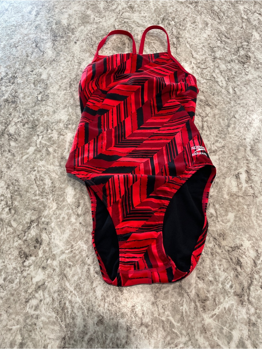 Speedo Endurance Red & Black Pattern Women’s ' One-Piece Swimsuit 6/32
